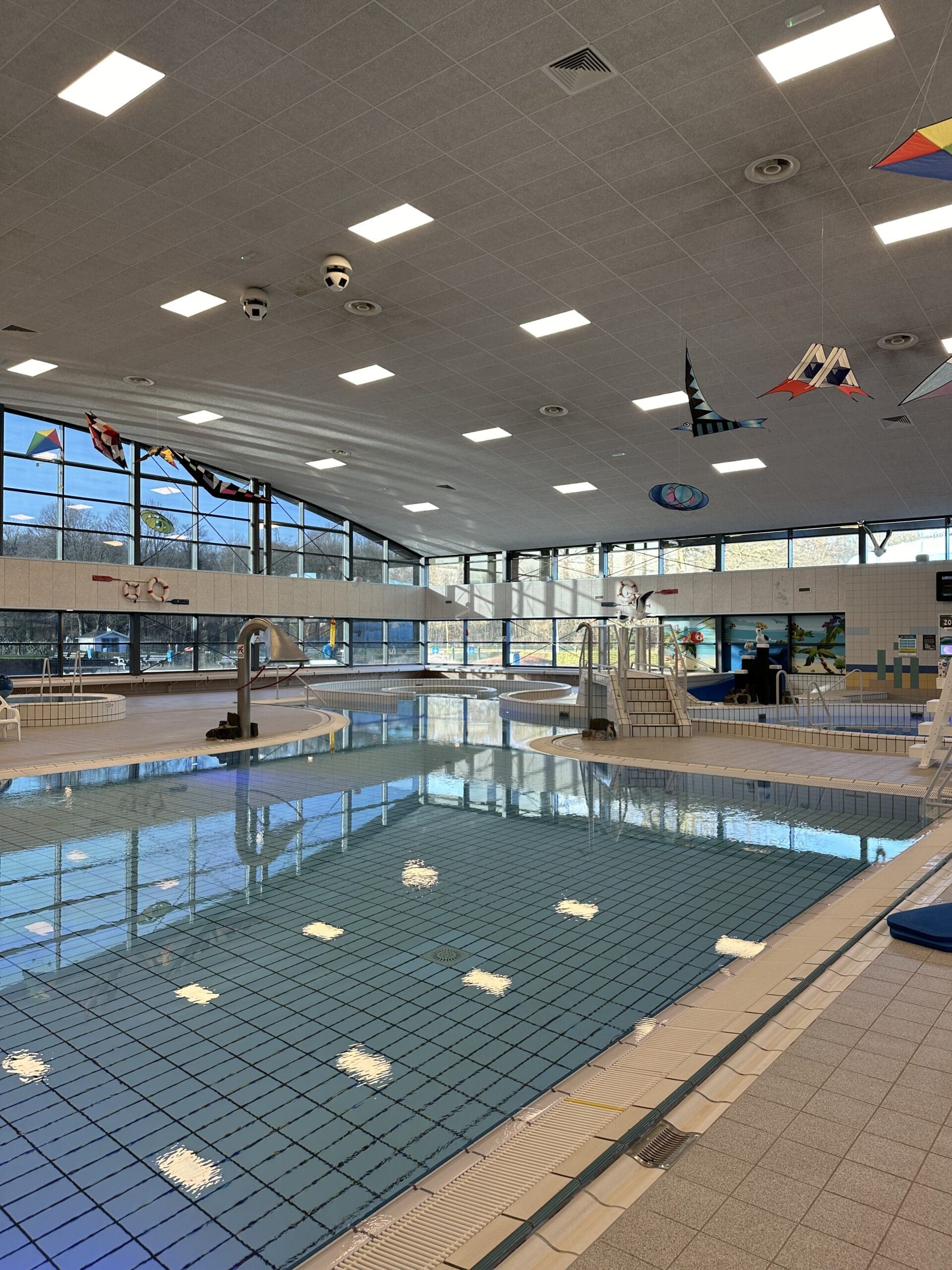 Leeg recreatiebad van De Heerenduinen